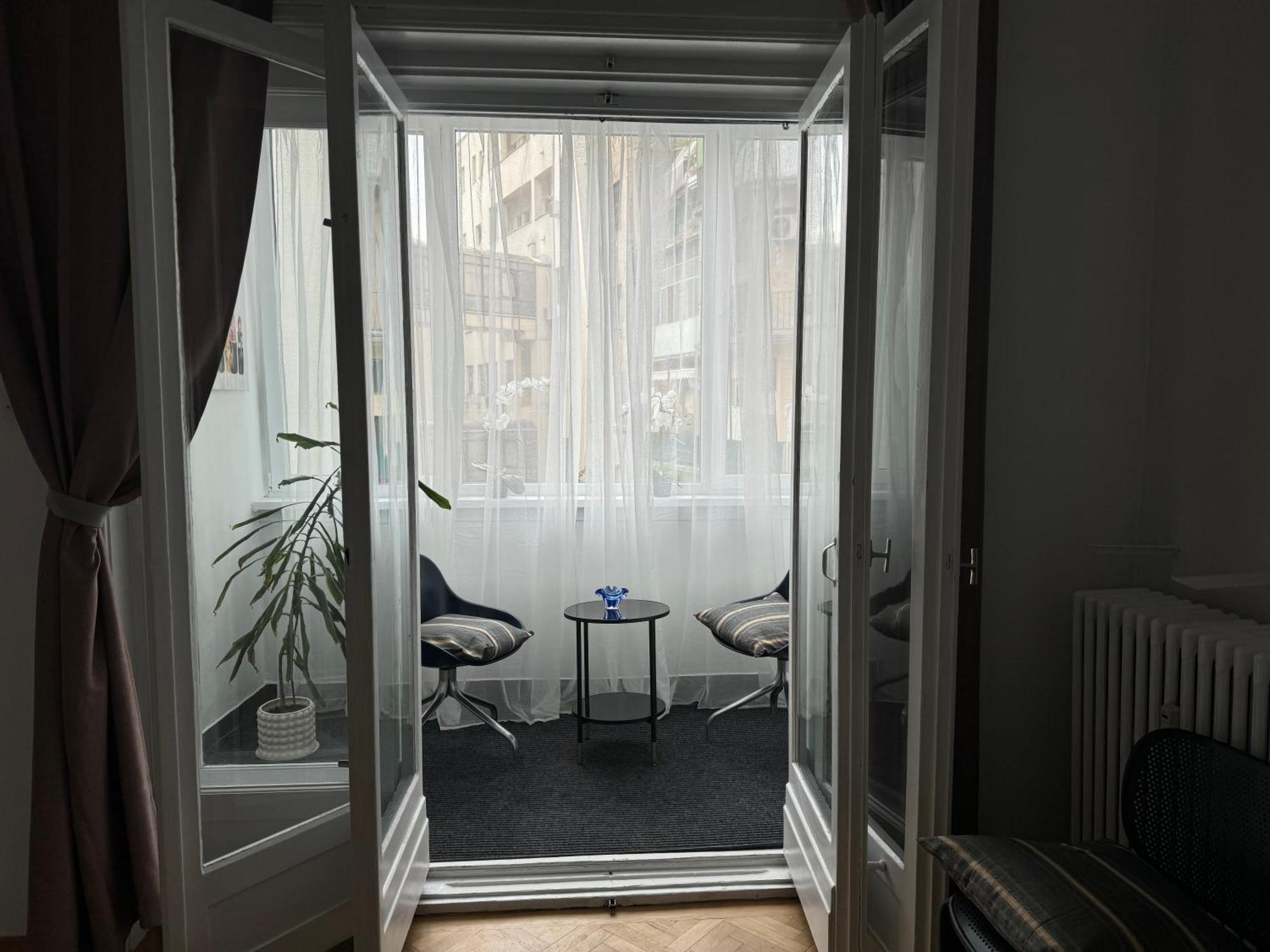 Airy & Beautiful Downtown Apartment Βουκουρέστι Εξωτερικό φωτογραφία